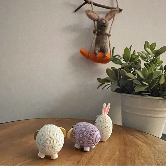 Quilled Bunny and Lamb Figurines - Picture 4 of 14